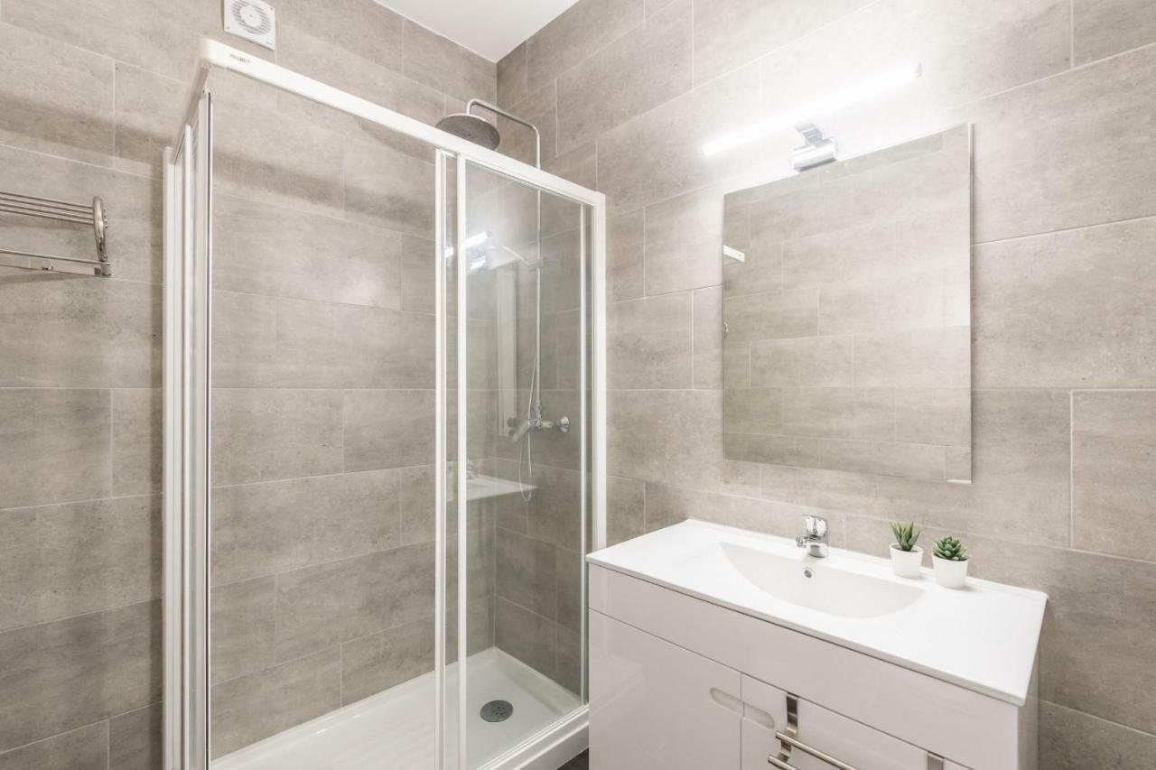 Lovelystay - 3 Bedroom Apartment In 维拉多比斯坡 外观 照片
